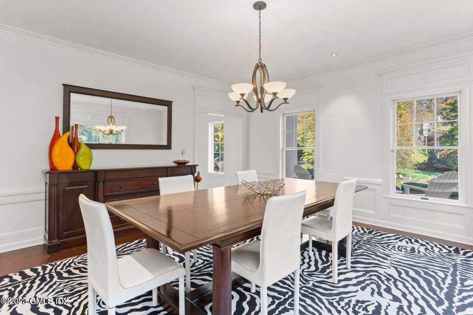 26 Round Hill Road Greenwich, CT 06831 - Photo 11 of 38 Dining Room Off Kitchen