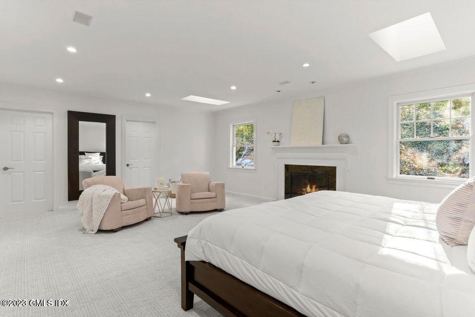 26 Round Hill Road Greenwich, CT 06831 - Photo 19 of 38 Skylights