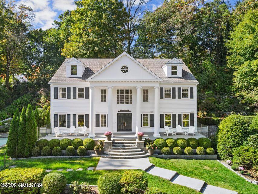 26 Round Hill Road Greenwich, CT 06831 - Photo 2 of 38 Front of House