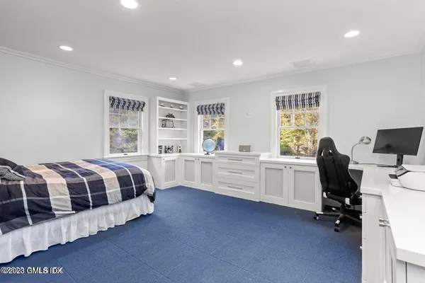 $30,000 | 26 Round Hill Road, Greenwich, CT 06831