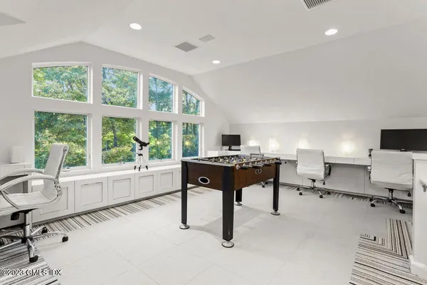 $30,000 | 26 Round Hill Road, Greenwich, CT 06831