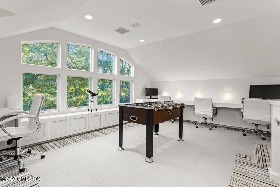 26 Round Hill Road Greenwich, CT 06831 - Photo 26 of 38 3rd Floor Gameroom / Office
