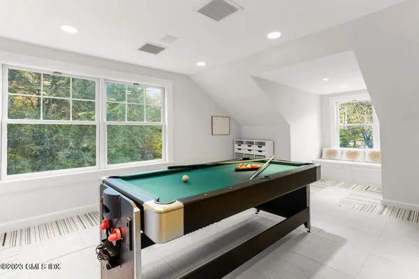 $30,000 | 26 Round Hill Road, Greenwich, CT 06831