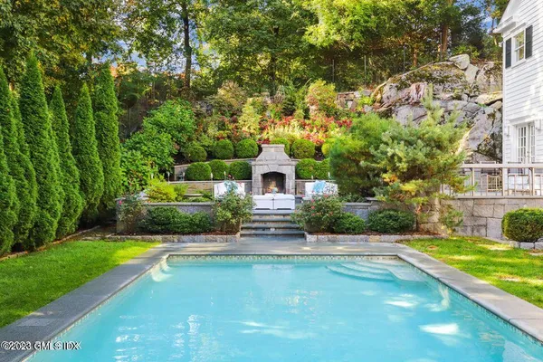 $30,000 | 26 Round Hill Road, Greenwich, CT 06831