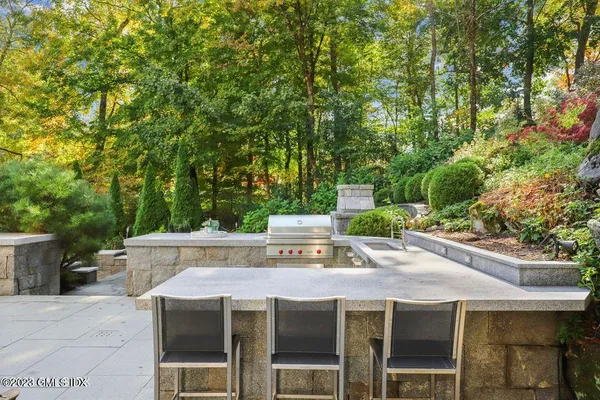 $30,000 | 26 Round Hill Road, Greenwich, CT 06831