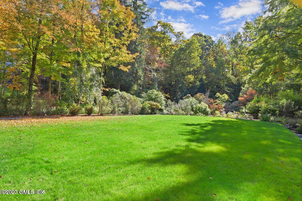 26 Round Hill Road Greenwich, CT 06831 - Photo 6 of 38 Flat Land in Front of House