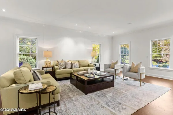 $30,000 | 26 Round Hill Road, Greenwich, CT 06831