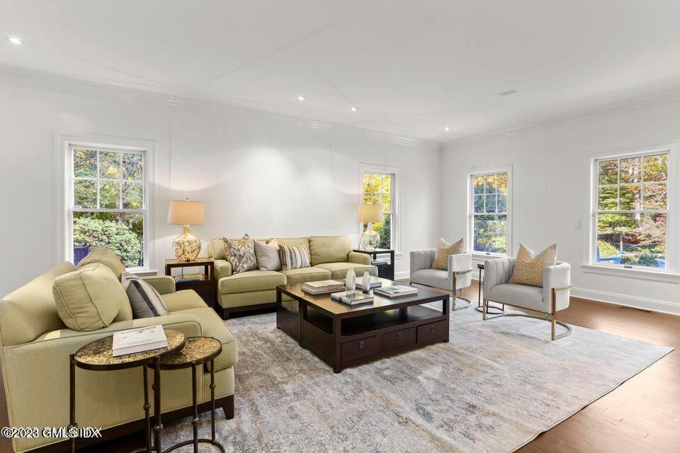 26 Round Hill Road Greenwich, CT 06831 - Photo 9 of 38 Sunlit Living Room