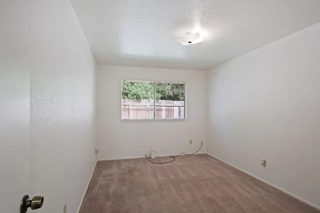 $499,999 | 3425 Woodbine Drive, Modesto, CA 95355