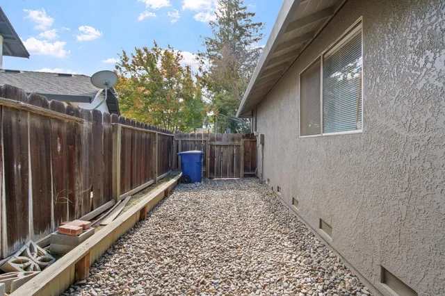 $499,999 | 3425 Woodbine Drive, Modesto, CA 95355