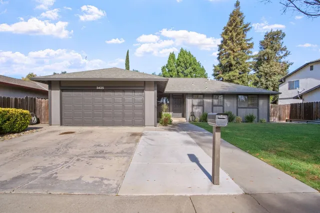 $499,999 | 3425 Woodbine Drive, Modesto, CA 95355
