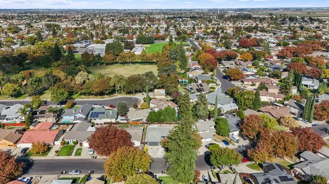$499,999 | 3425 Woodbine Drive, Modesto, CA 95355
