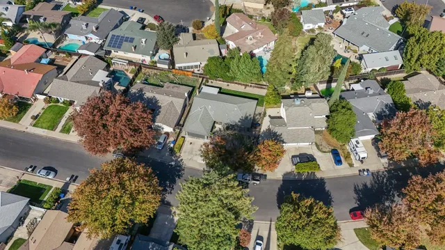 $499,999 | 3425 Woodbine Drive, Modesto, CA 95355