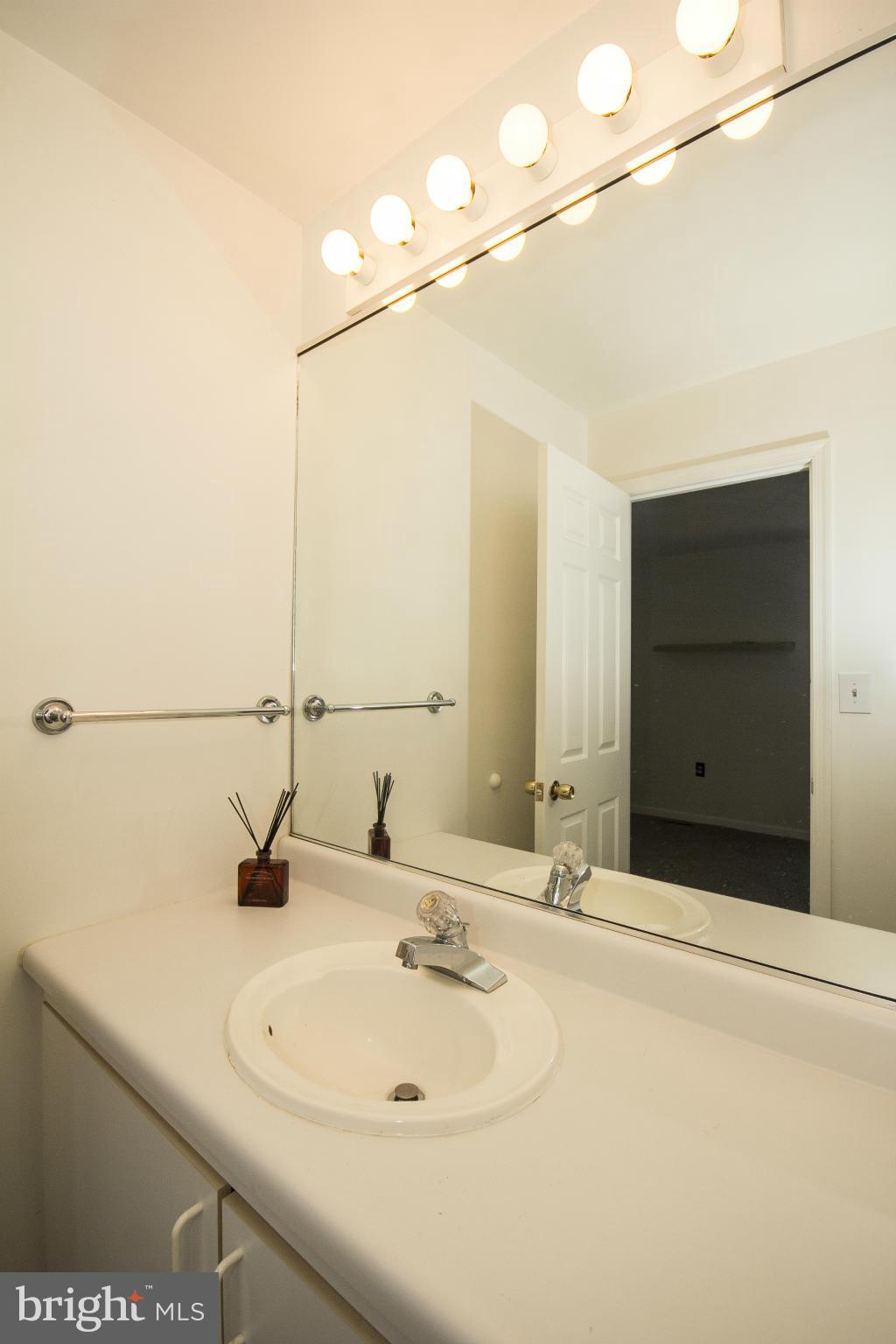 4202 Roland Avenue, Unit 204 Baltimore, MD 21211 - Photo 22 of 27 Bath
