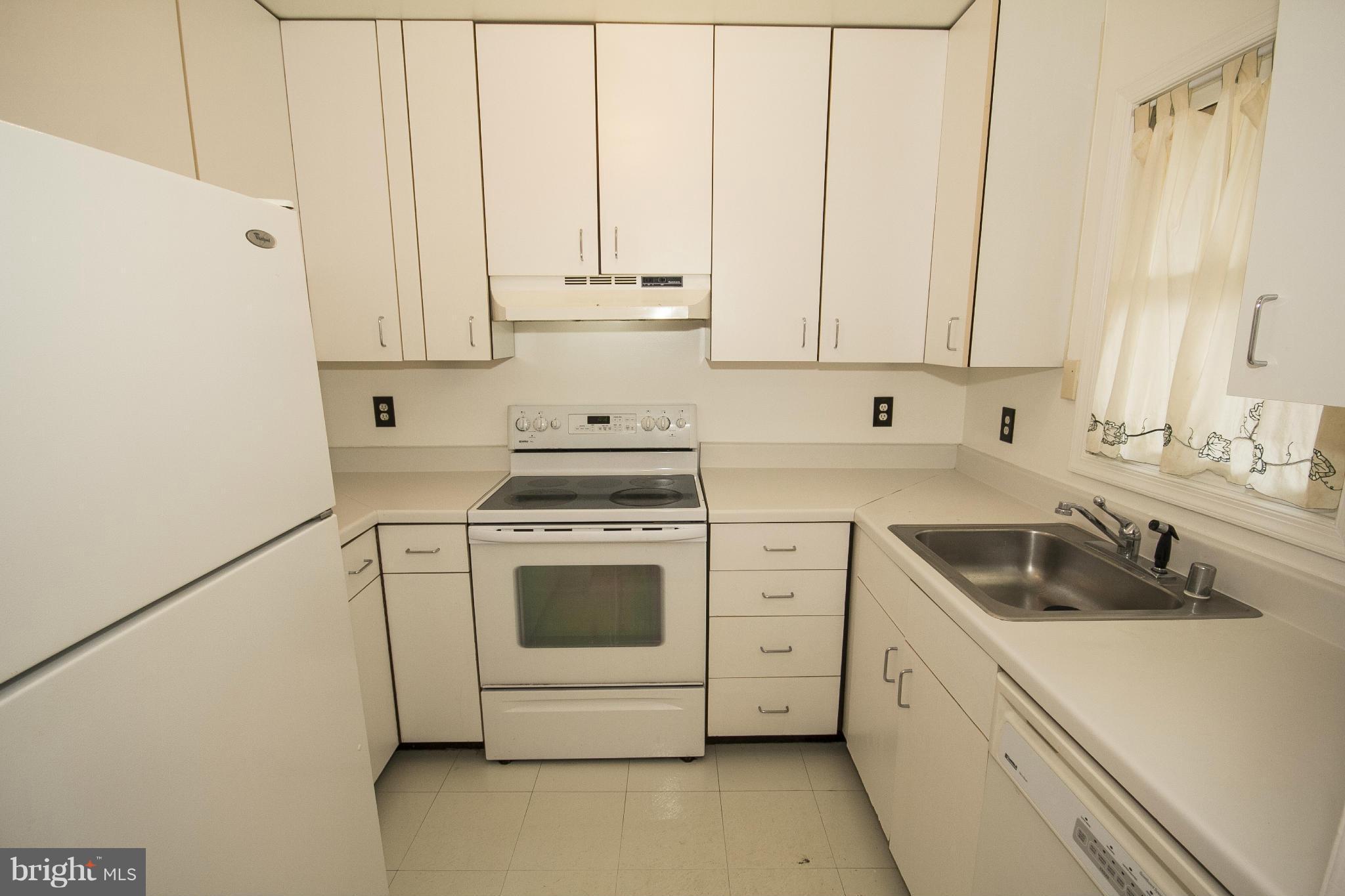 4202 Roland Avenue, Unit 204 Baltimore, MD 21211 - Photo 10 of 27 Kitchen