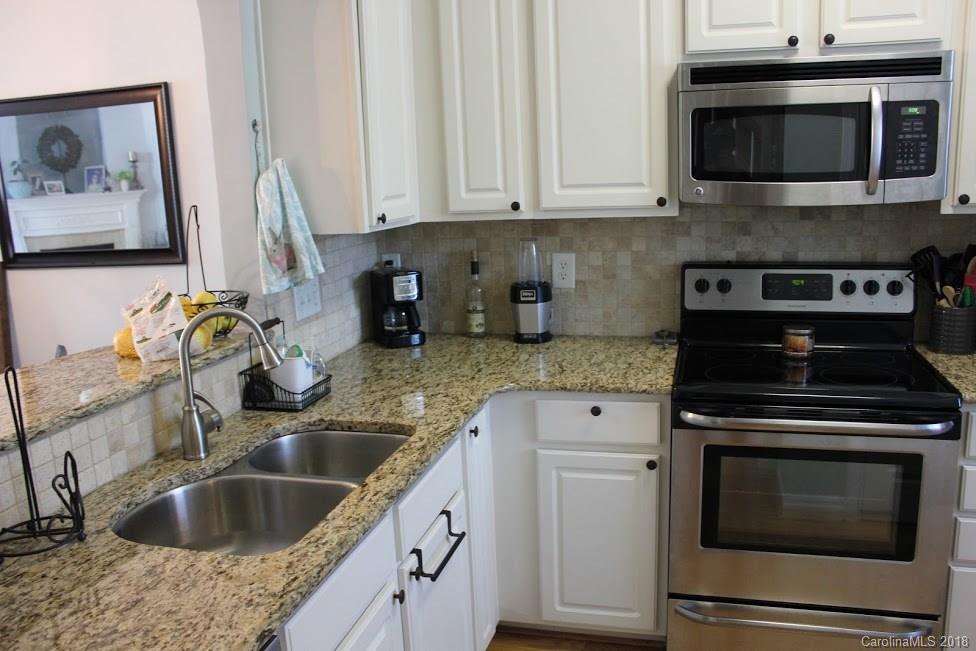 825 Gentlewinds Court Fort Mill, SC 29708 - Photo 4 of 9