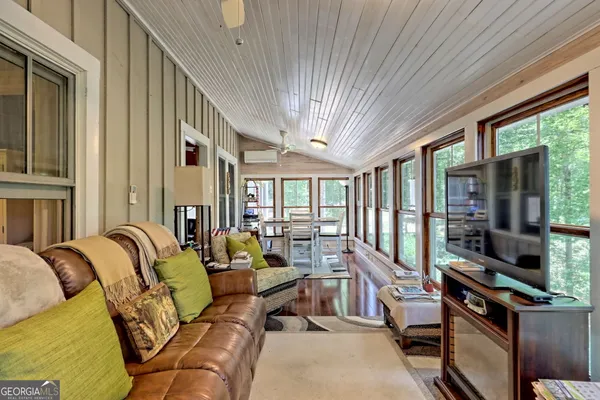 $825,000 | 208 Colony Road, Dillard, GA 30537