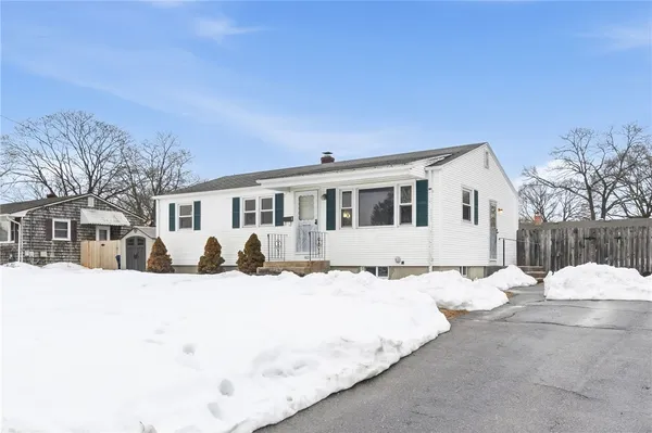 $325,000 | 60 Duncan Road, Warwick, RI 02886