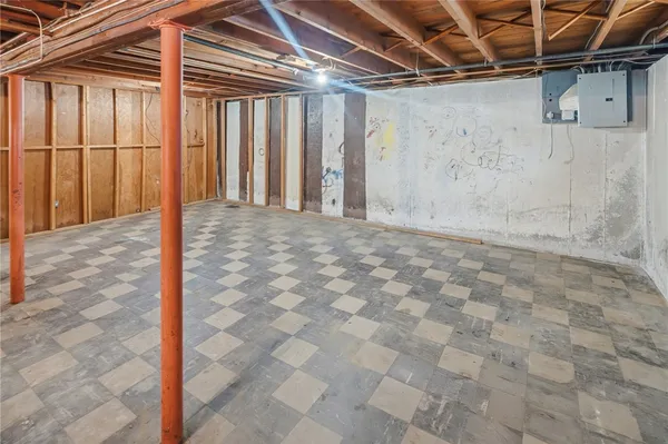 $325,000 | 60 Duncan Road, Warwick, RI 02886