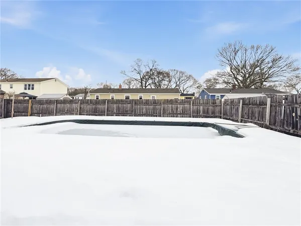 $325,000 | 60 Duncan Road, Warwick, RI 02886