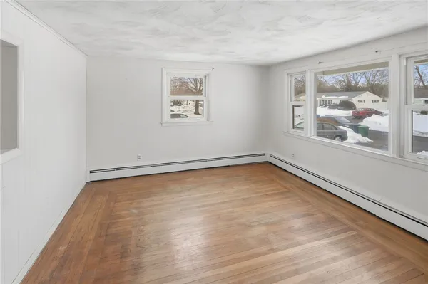 $325,000 | 60 Duncan Road, Warwick, RI 02886