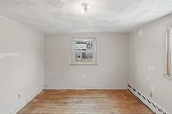 $325,000 | 60 Duncan Road, Warwick, RI 02886