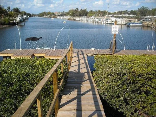 $1,980 | 725 Hummingbird Way, Unit 210, North Palm Beach, FL 33408