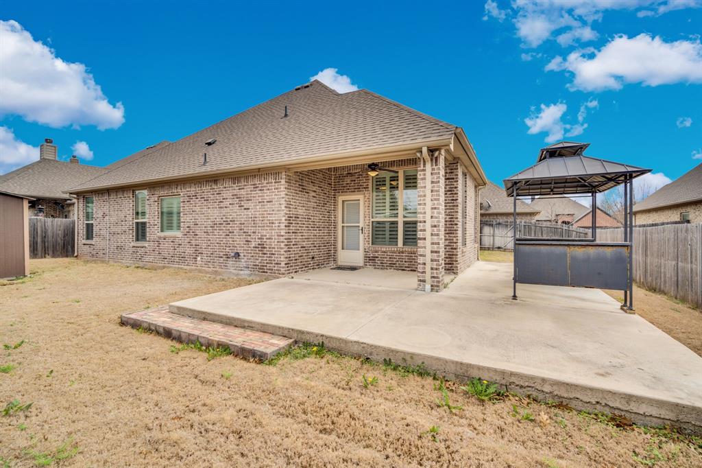 4004 Brookdale Road Benbrook, TX 76116 - Photo 5 of 37