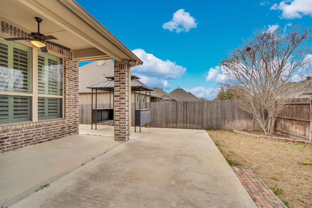 4004 Brookdale Road Benbrook, TX 76116 - Photo 10 of 37