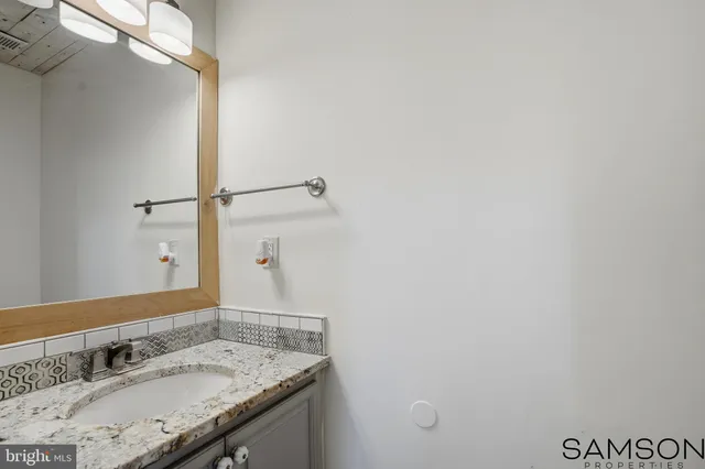 $685,000 | 13505 Coates Lane, Herndon, VA 20171