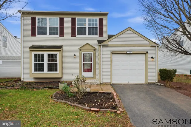 $685,000 | 13505 Coates Lane, Herndon, VA 20171