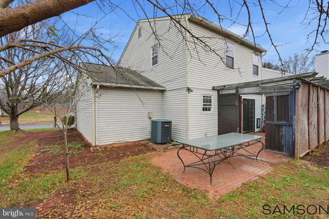 $685,000 | 13505 Coates Lane, Herndon, VA 20171