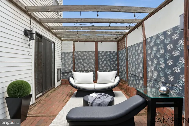 $685,000 | 13505 Coates Lane, Herndon, VA 20171