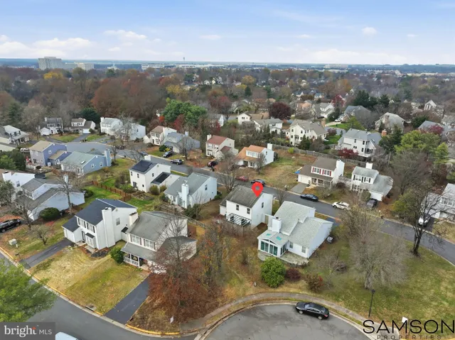 $685,000 | 13505 Coates Lane, Herndon, VA 20171