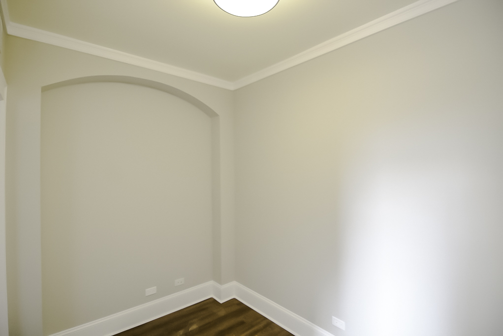 817 West Lakeside Place, Unit 305 Chicago, IL 60640 - Photo 16 of 23 a view of a small space with wooden floor