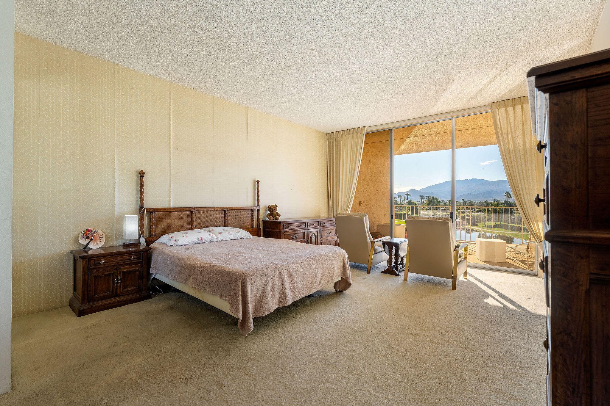 899 Island Drive, Unit 408 Rancho Mirage, CA 92270 - Photo 16 of 42 Primary Bedroom