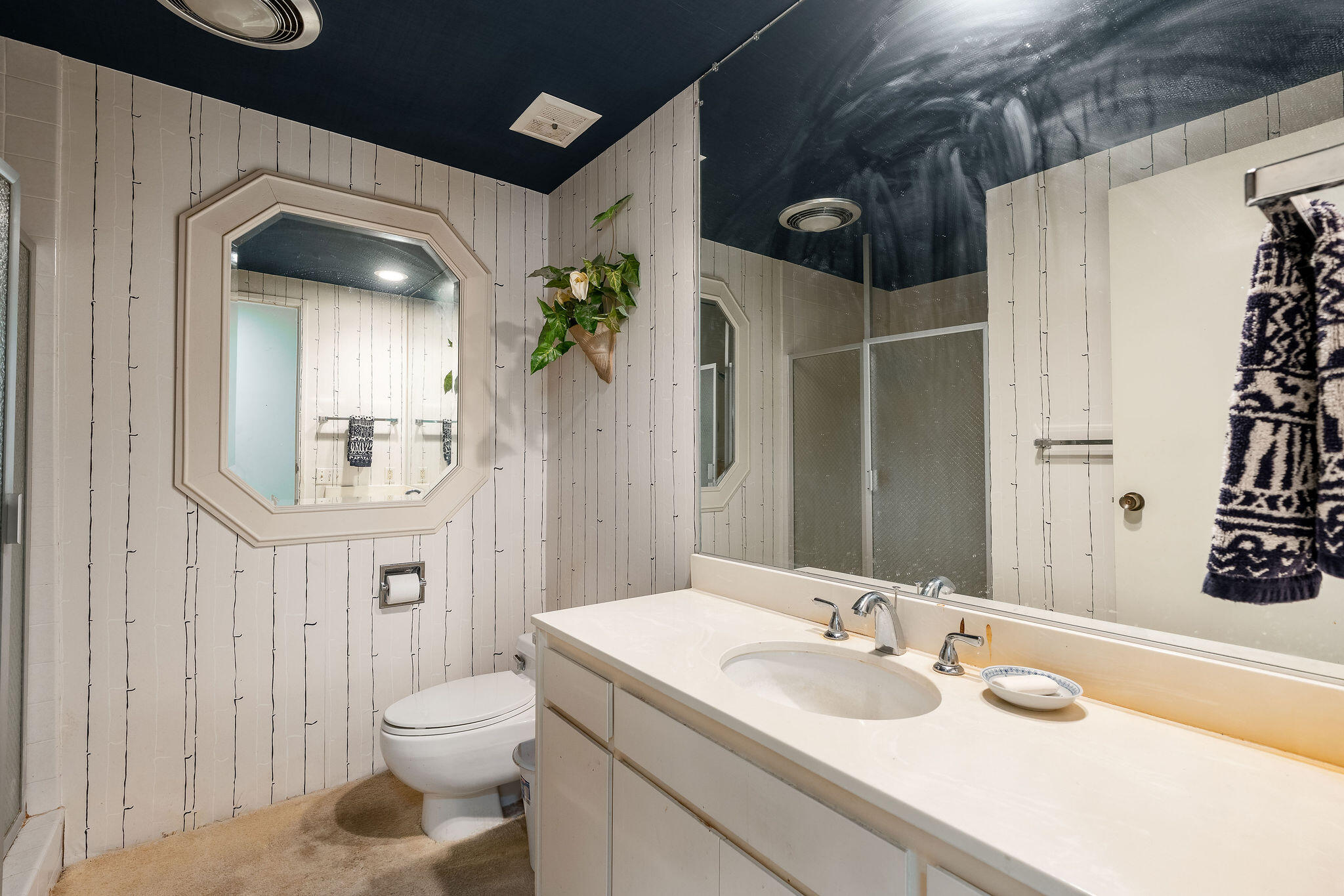 899 Island Drive, Unit 408 Rancho Mirage, CA 92270 - Photo 23 of 42 Hall Bath