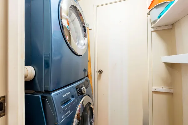 a close up view of washer and dryer
