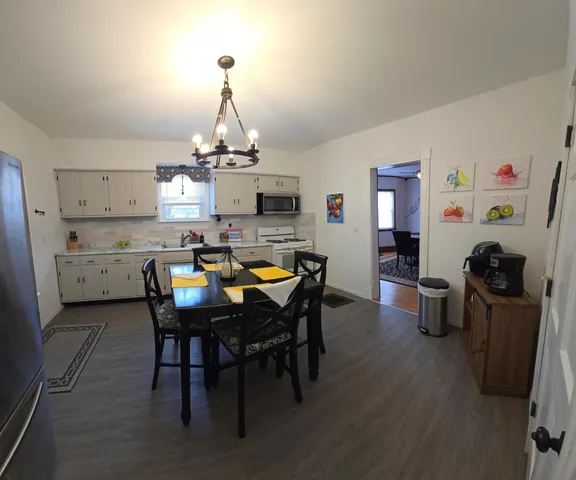 $1,700 | 1647 Myrtle Avenue, Unit 1, Whiting, IN 46394