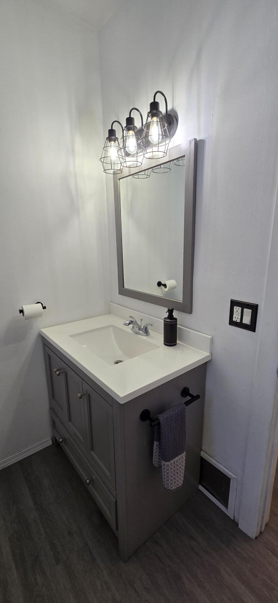 1647 Myrtle Avenue, Unit 1 Whiting, IN 46394 - Photo 19 of 20 a utility room with a sink