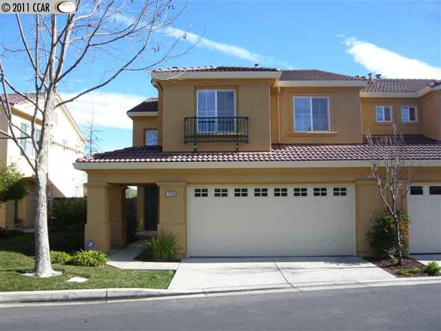 7229 Briza Loop San Ramon, CA 94582 - Photo 1 of 1 a front view of a house with yard