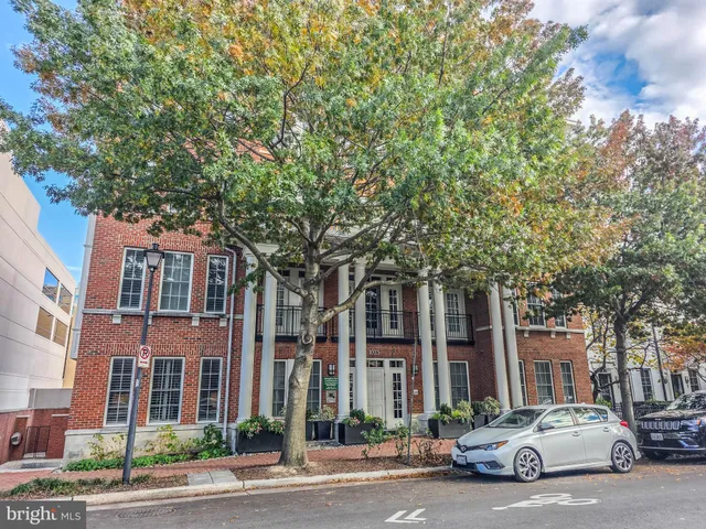 $4,500 | 1023 North Royal Street, Unit 302, Alexandria, VA 22314