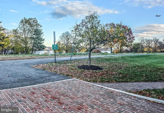 $4,500 | 1023 North Royal Street, Unit 302, Alexandria, VA 22314