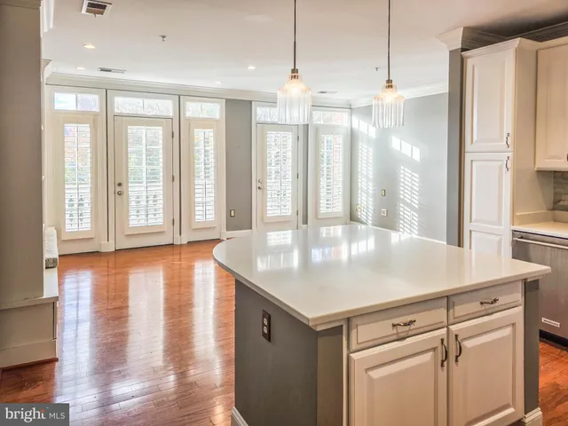 $4,500 | 1023 North Royal Street, Unit 302, Alexandria, VA 22314