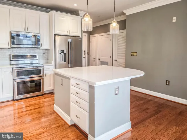 $4,500 | 1023 North Royal Street, Unit 302, Alexandria, VA 22314