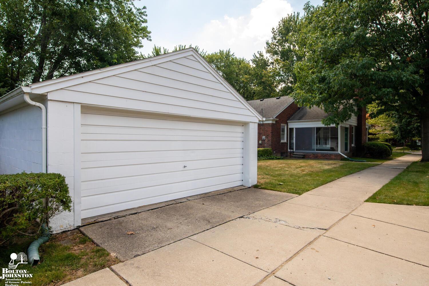 834 Hawthorne Road Grosse Pointe Woods, MI 48236 - Photo 20 of 23