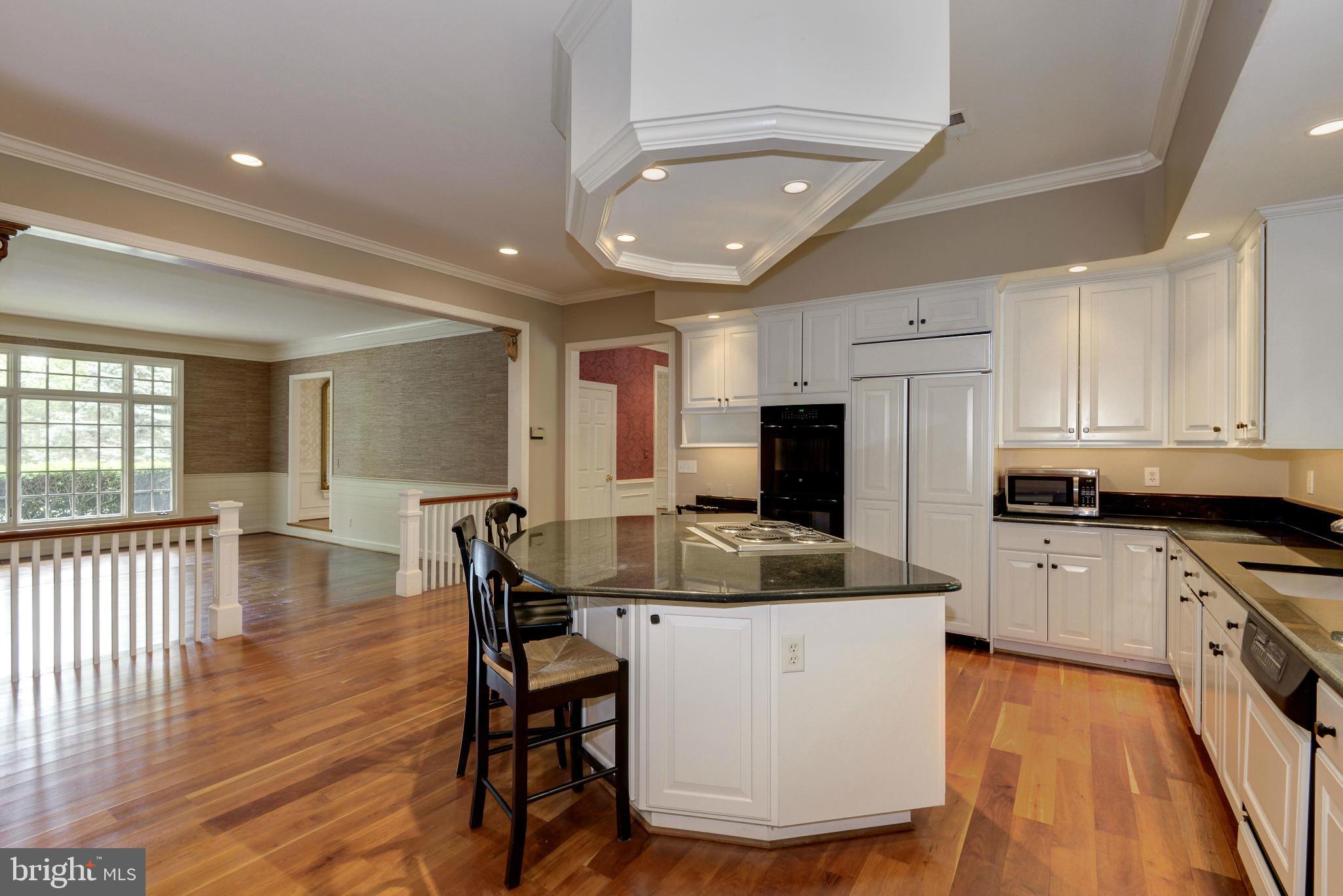12508 Rolling Road Potomac, MD 20854 - Photo 18 of 30 Kitchen