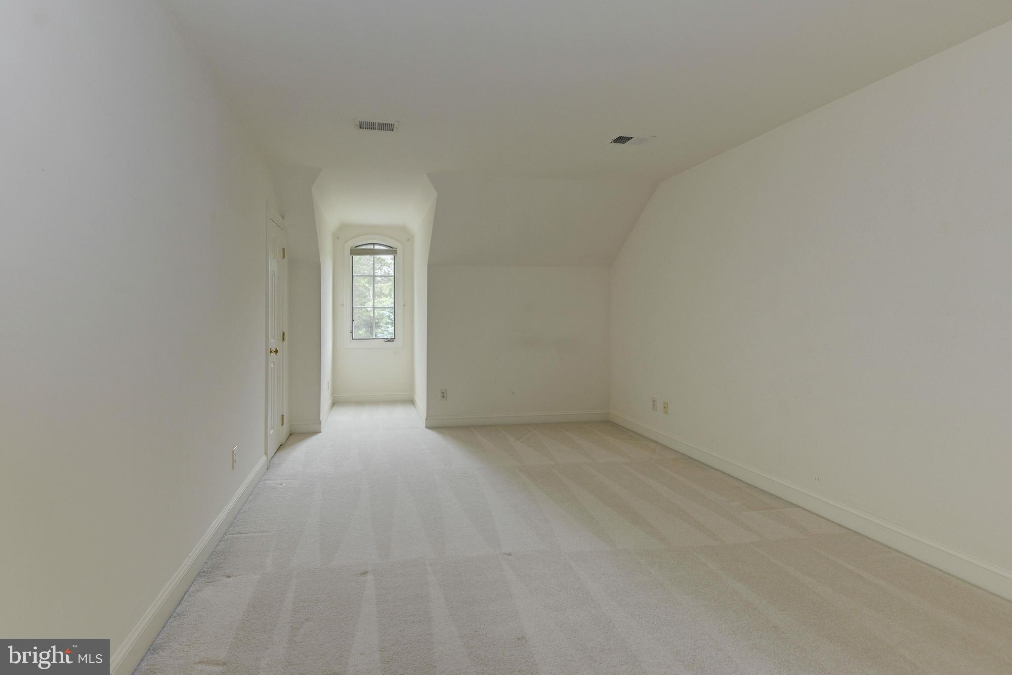 12508 Rolling Road Potomac, MD 20854 - Photo 26 of 30 Bedroom