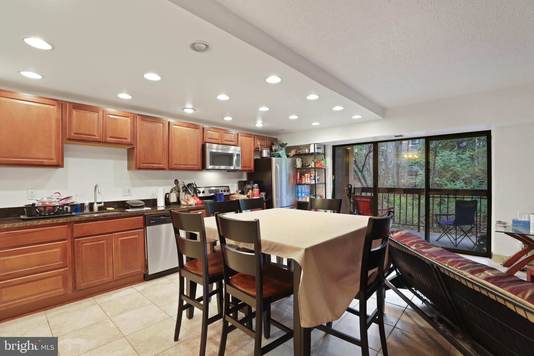 11654 Stoneview Square, Unit 12C Reston, VA 20191 - Photo 4 of 21 Gallery Image 4