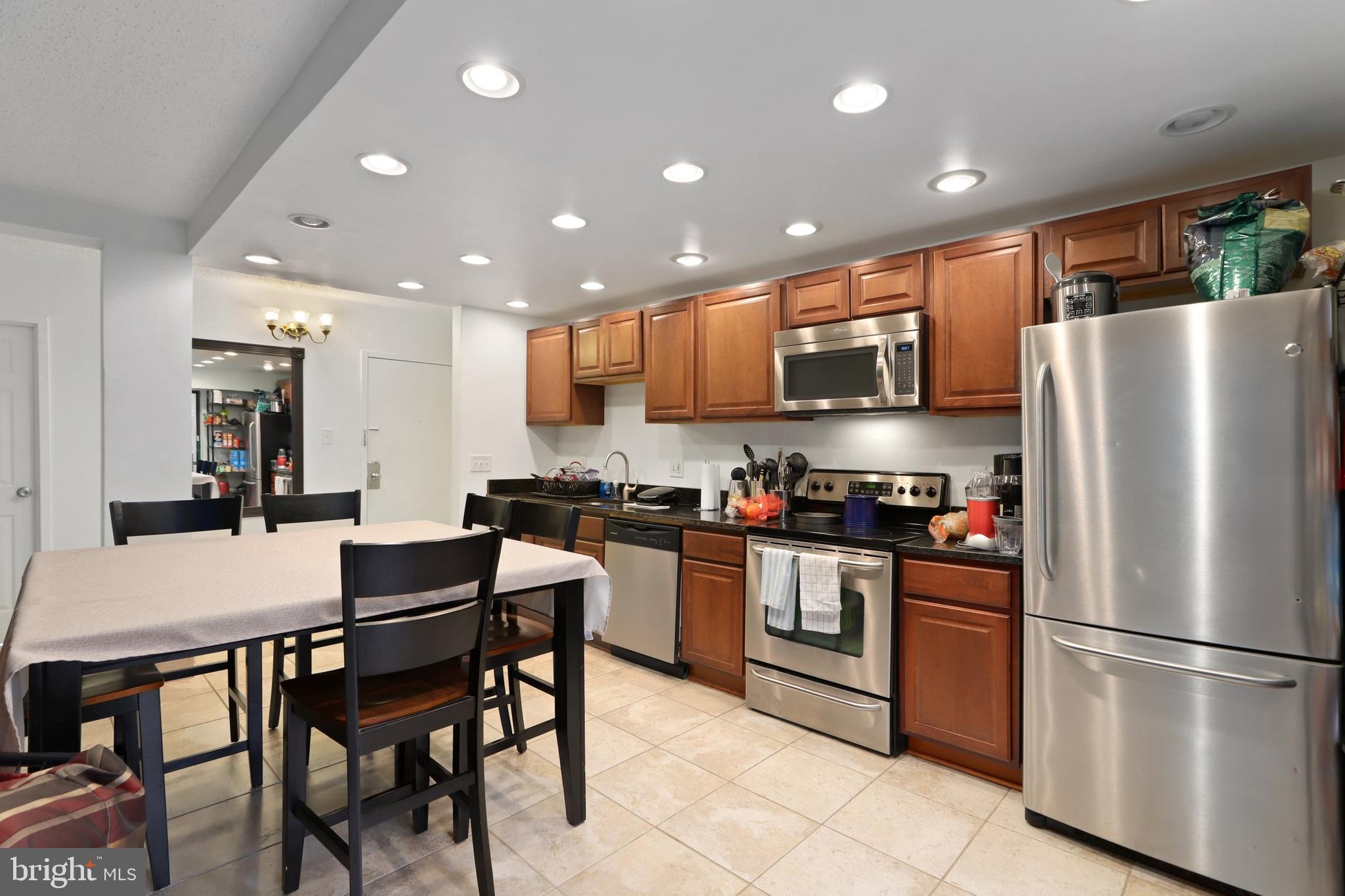 11654 Stoneview Square, Unit 12C Reston, VA 20191 - Photo 6 of 21 Gallery Image 6